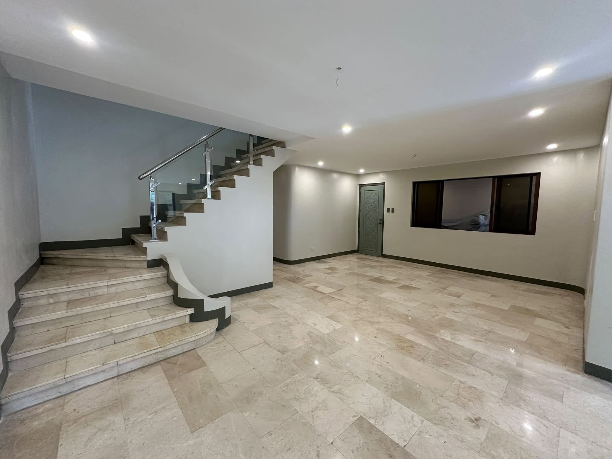 5-BedroomHouseandLotforSaleinQuezonCity-5.jpg