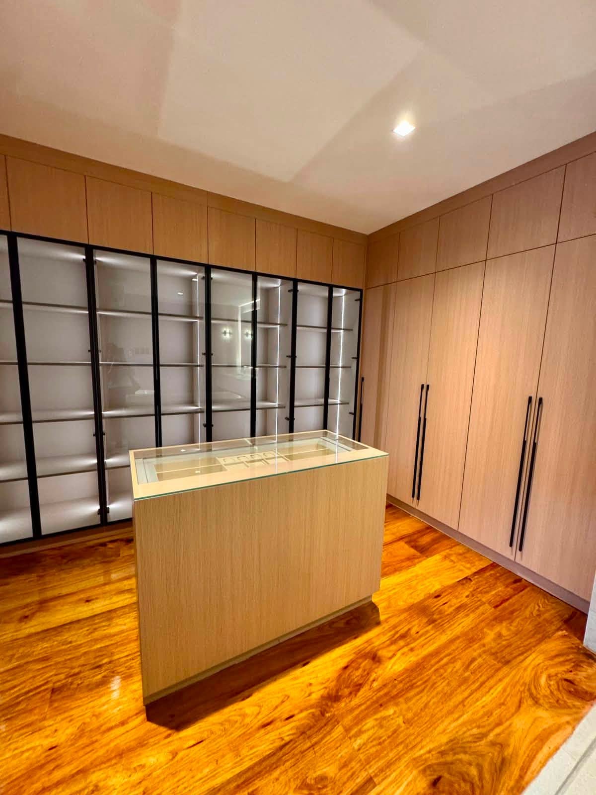 8-BedroomHouseandLotforSaleinAyalaAlabang,Muntinlupa-9.jpg