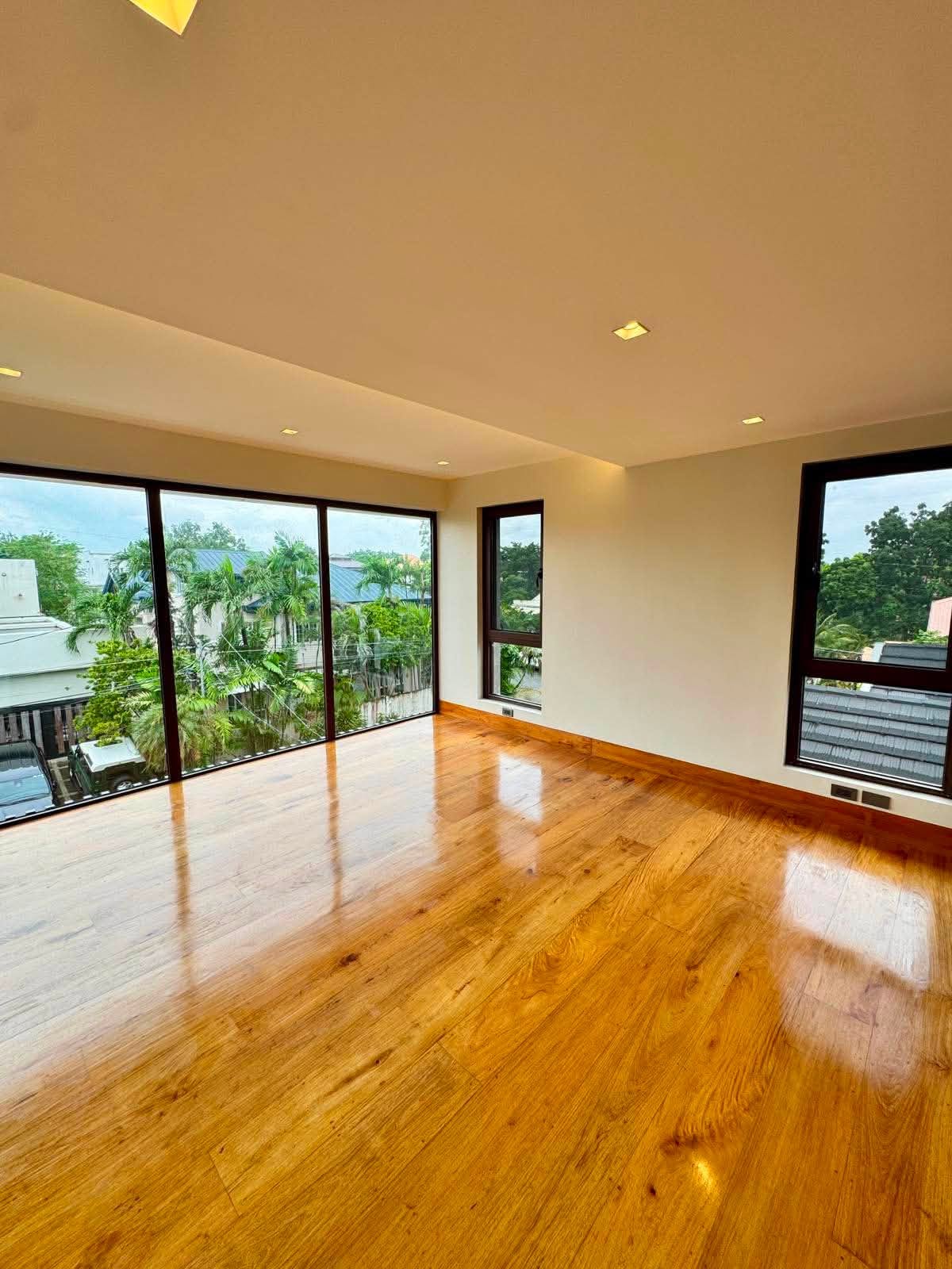 8-BedroomHouseandLotforSaleinAyalaAlabang,Muntinlupa-7.jpg