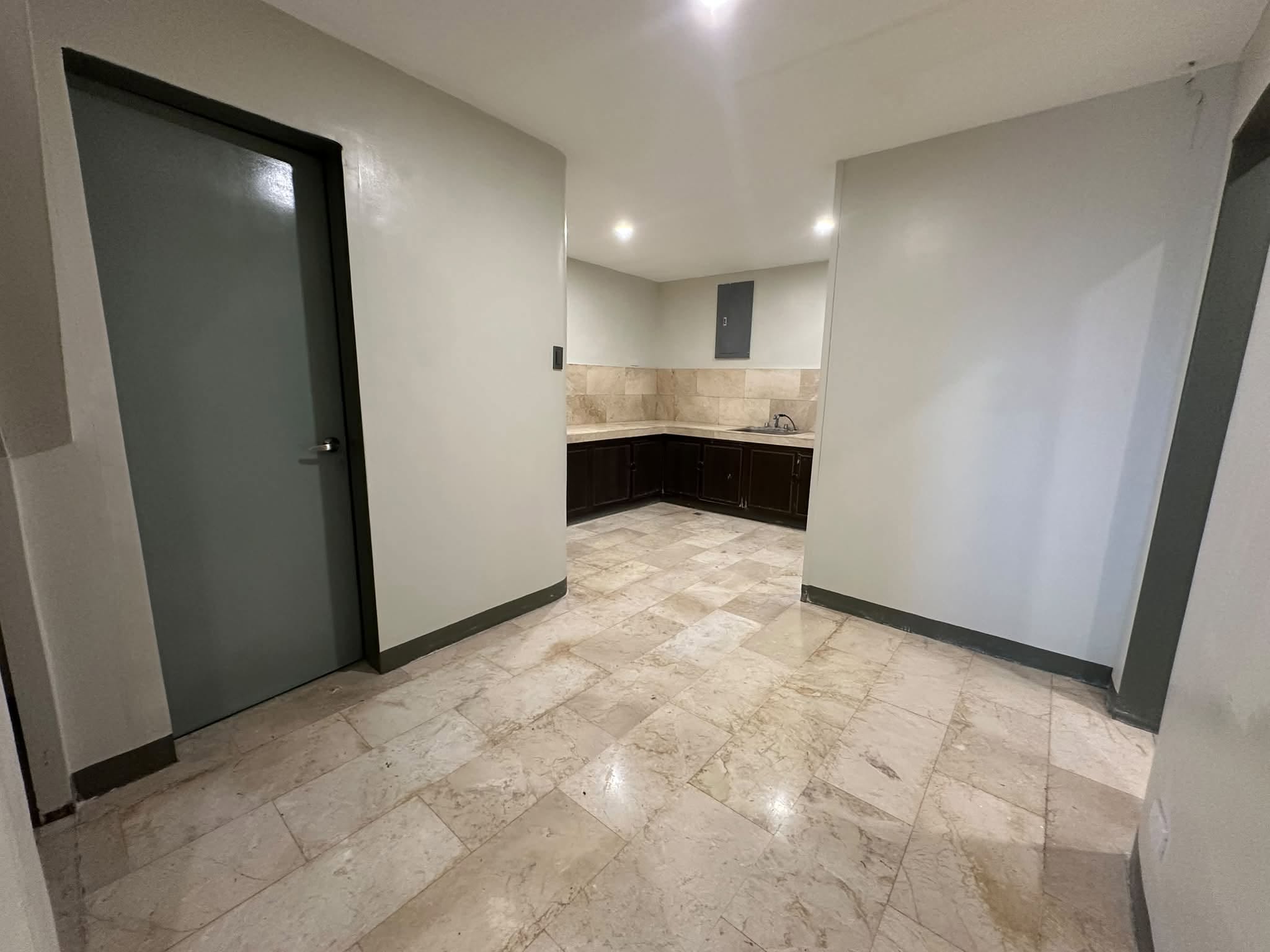 5-BedroomHouseandLotforSaleinQuezonCity-7.jpg