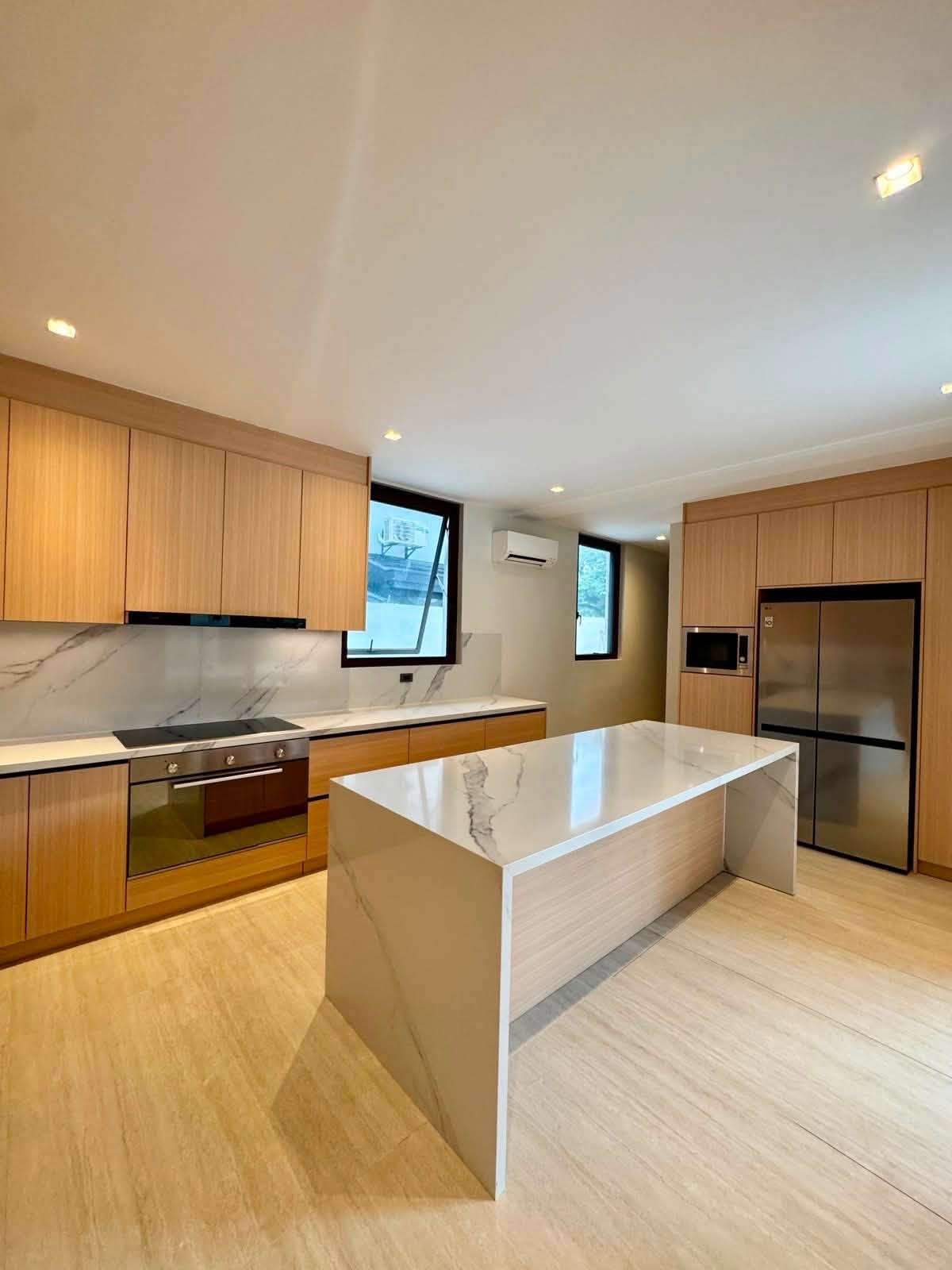 8-BedroomHouseandLotforSaleinAyalaAlabang,Muntinlupa-4.jpg