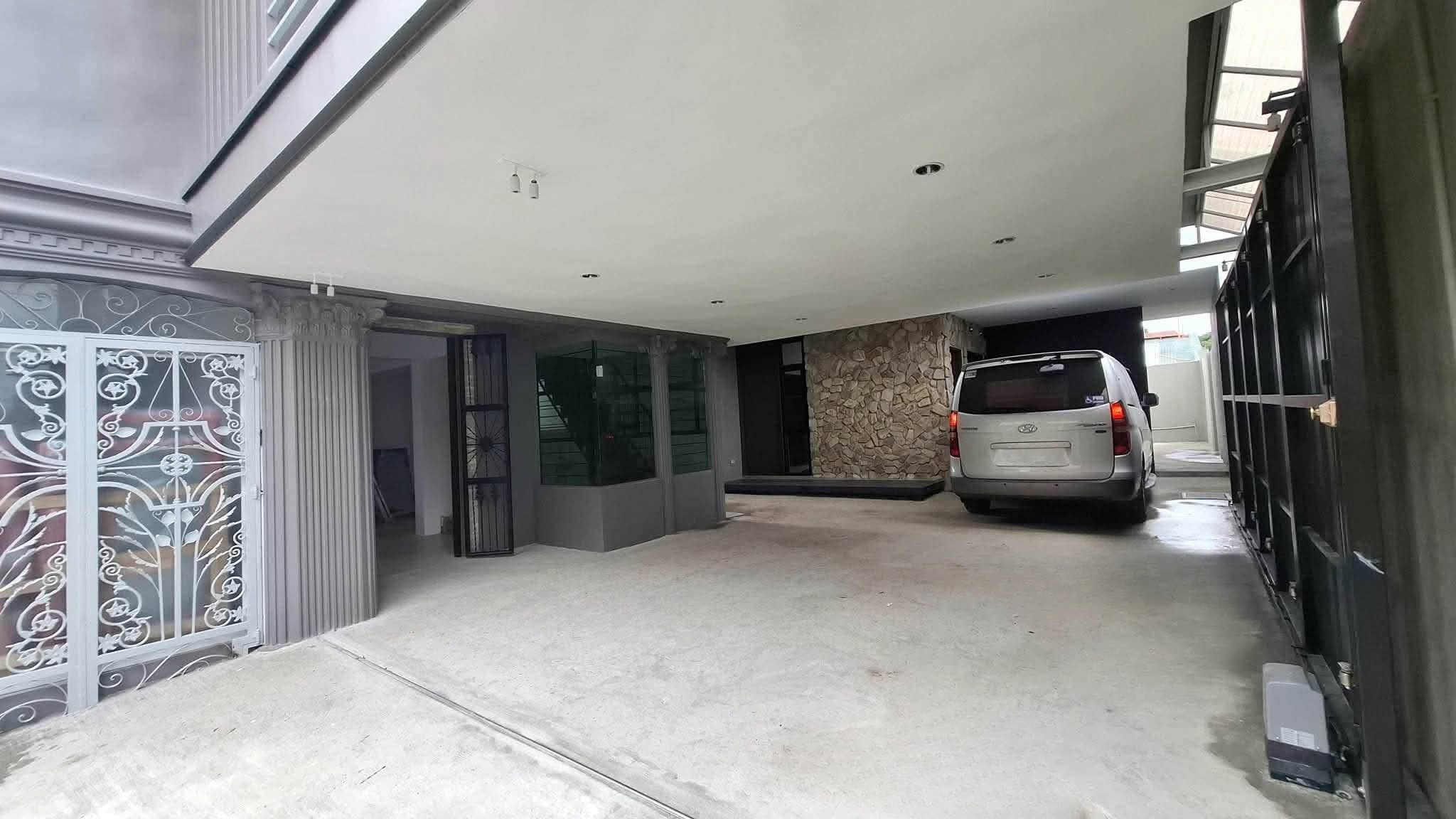 8-BedroomHouseandLotforSaleinGSISVillage,QuezonCity-2.jpg