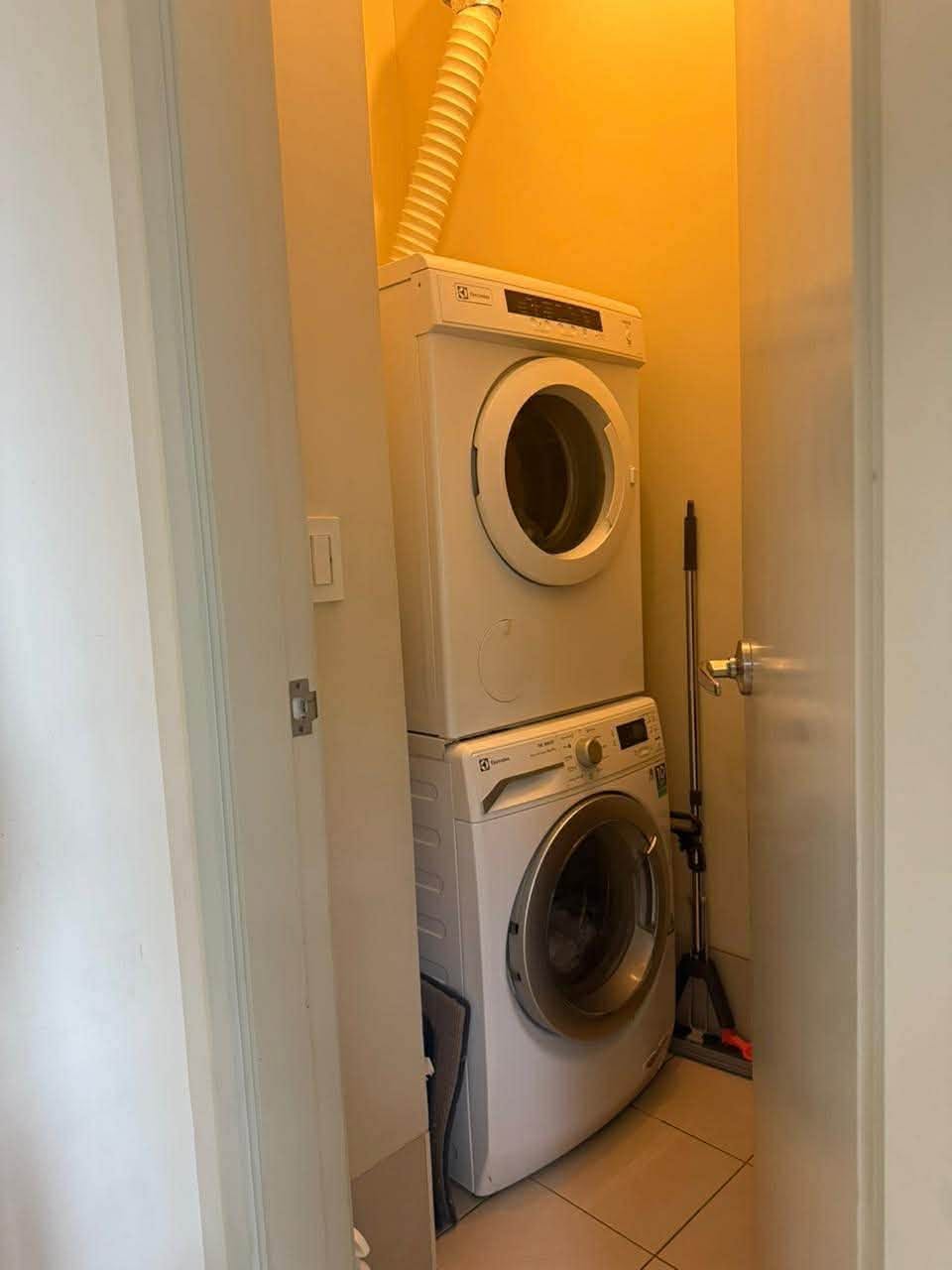 2-BedroomCondoUnitforSaleinAryaResidences,BGC,TaguigCity-10.jpg