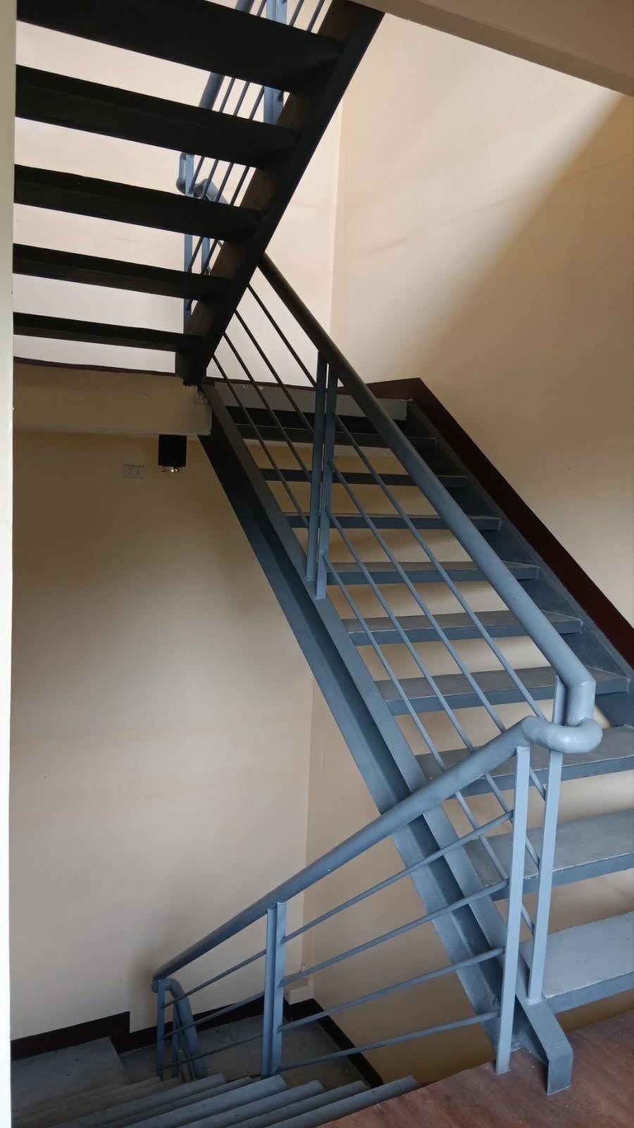 3-StoreyCommercialBuildingforLeaseinSta.MesaHeights,QuezonCity-7.jpg