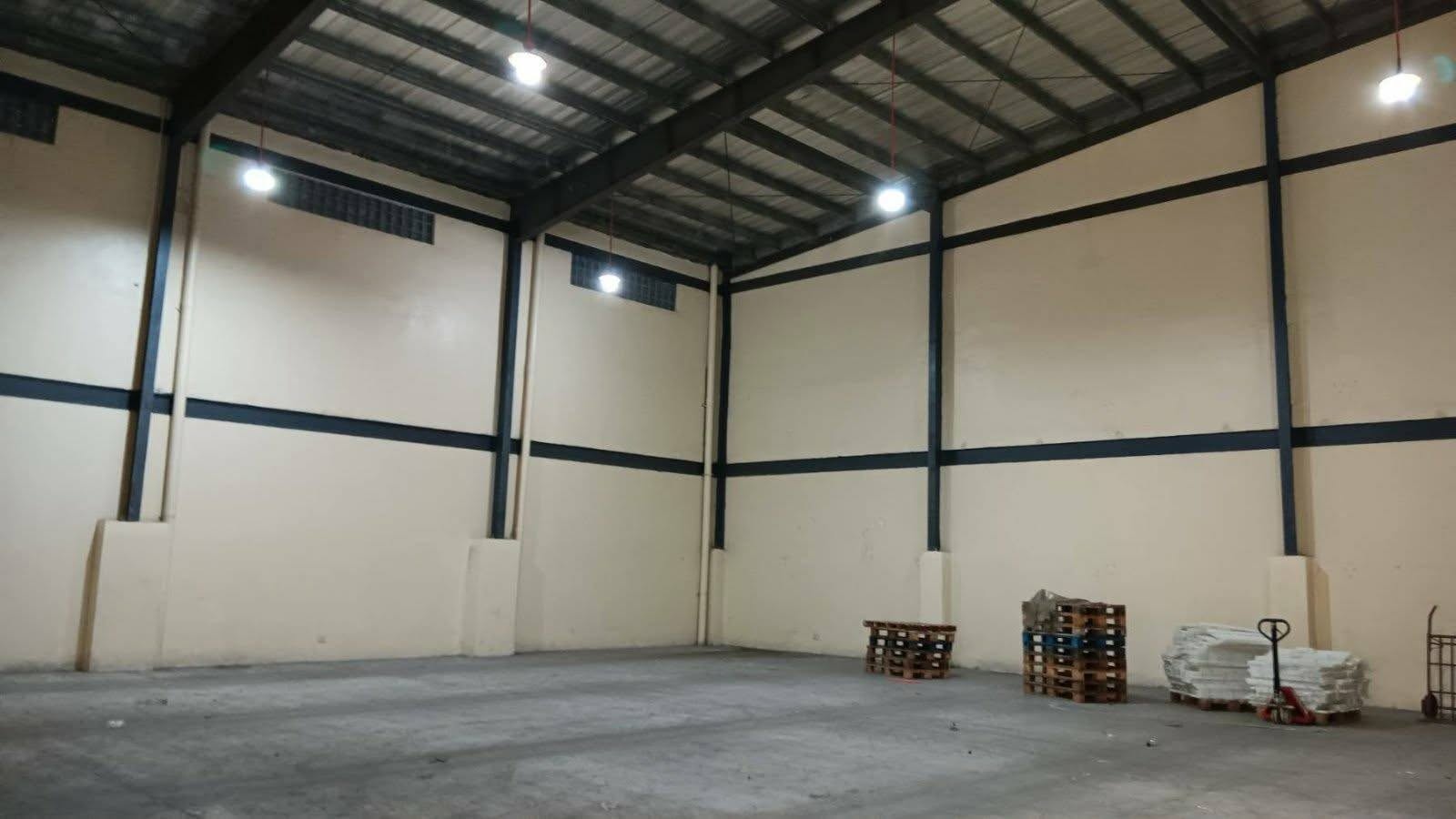 3-StoreyCommercialBuildingforLeaseinSta.MesaHeights,QuezonCity-5.jpg