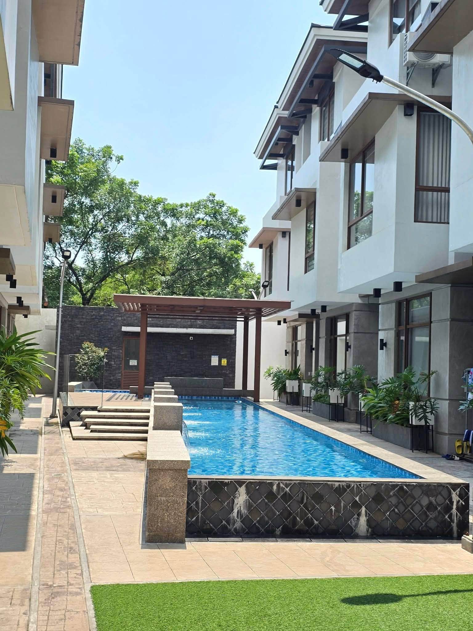 4-BedroomTownhouseforSalein,QuezonCity-2.jpg