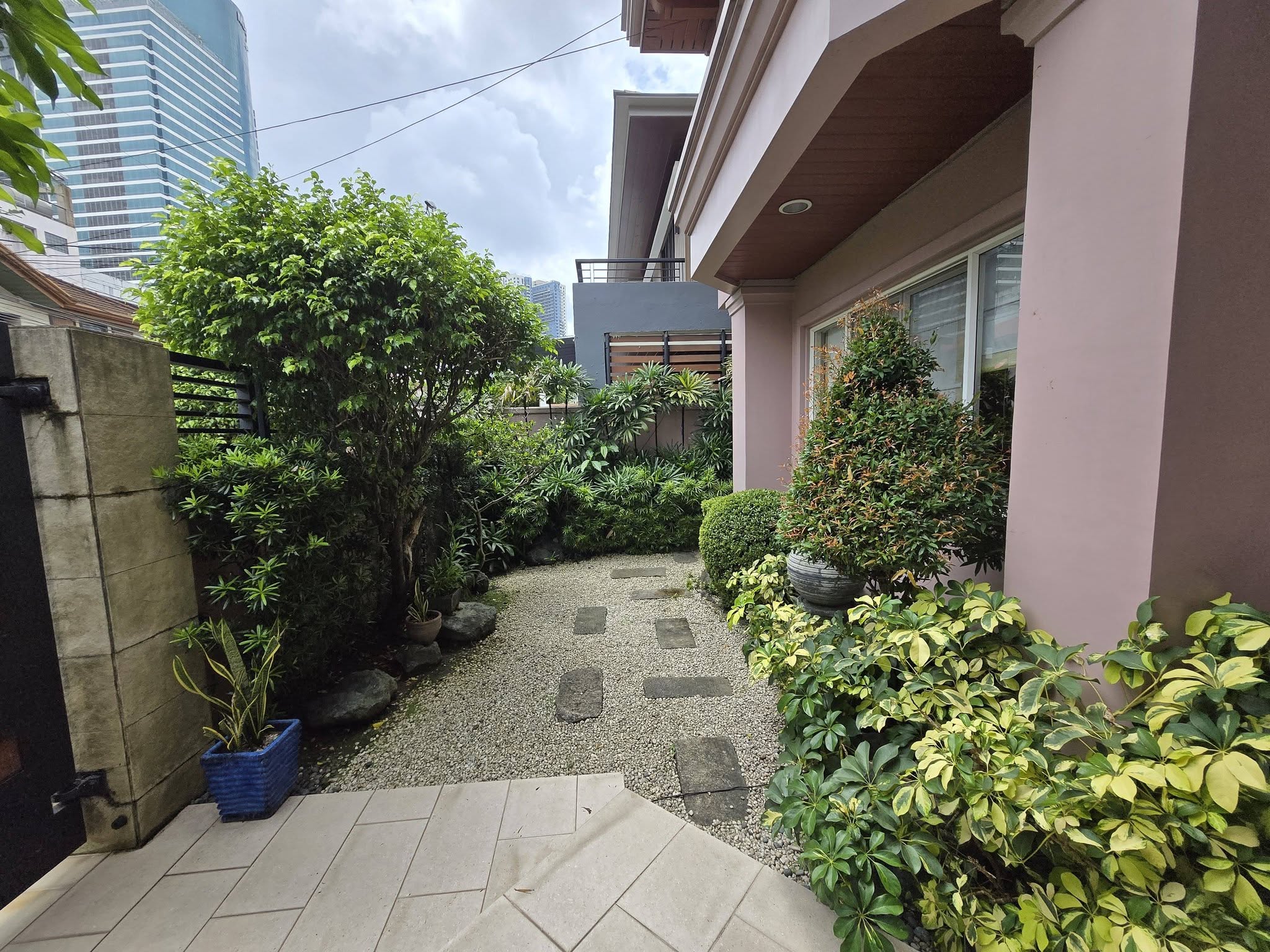4-BedroomHouseandLotforSaleinAcropolisSubd.,QuezonCity-3.jpg