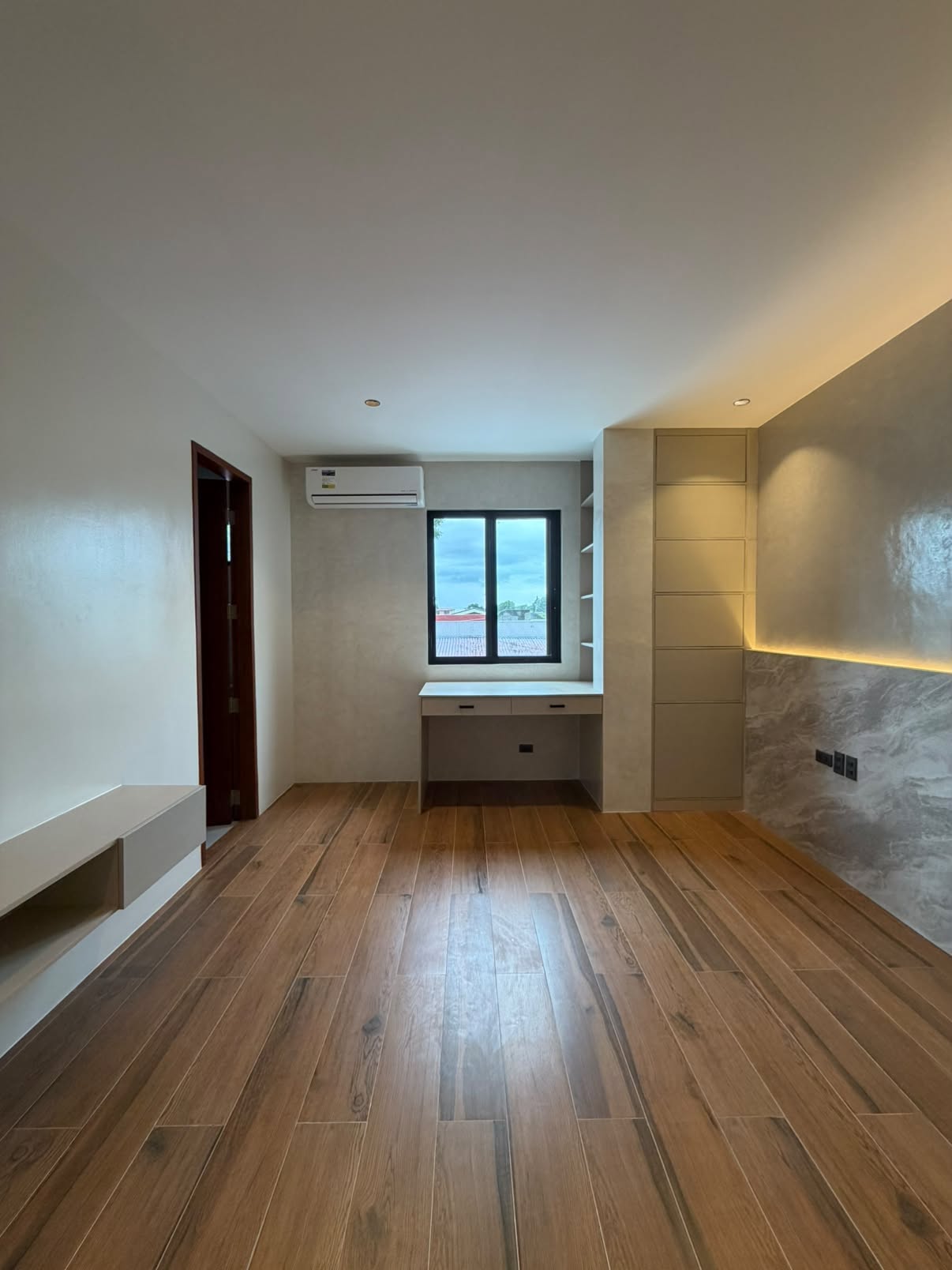 3-BedroomHouseandLotforSaleinBFInternationalVillage,LasPiñasCity-8.jpg