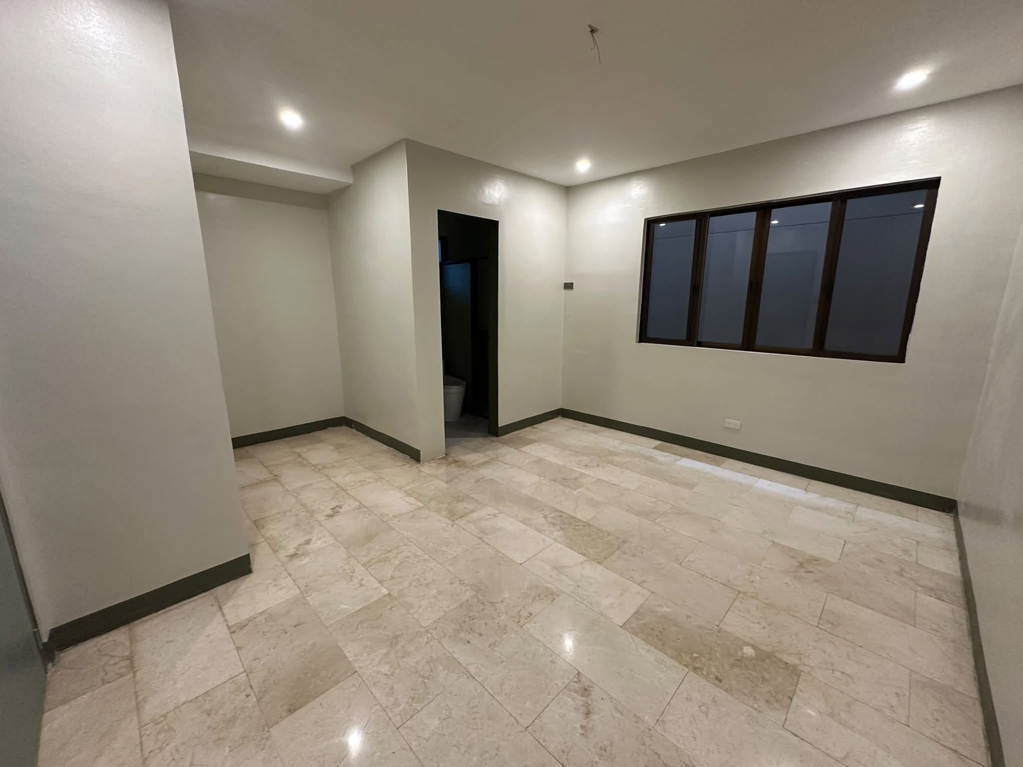 5-BedroomHouseandLotforSaleinQuezonCity-8.jpg