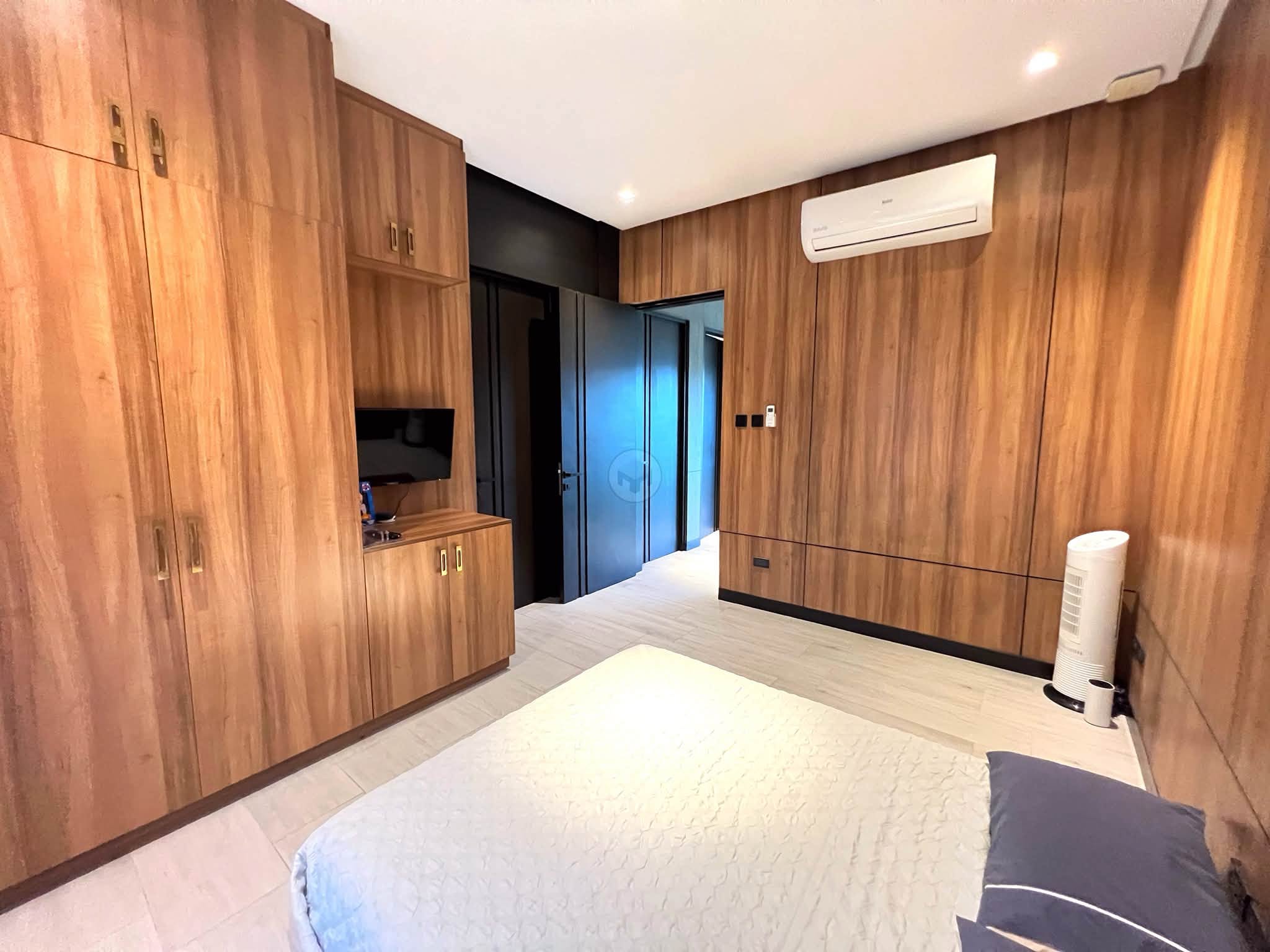 4-BedroomHouseandLotforSaleinVistaRealClassica,QuezonCity-9.jpg