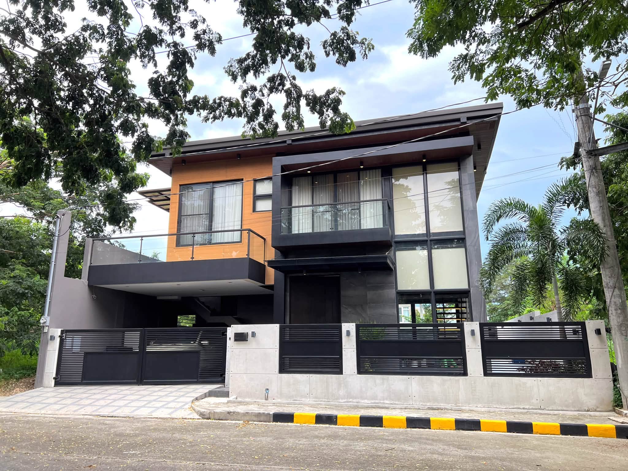 4-BedroomHouseandLotforSaleinVistaRealClassica,QuezonCity-2.jpg