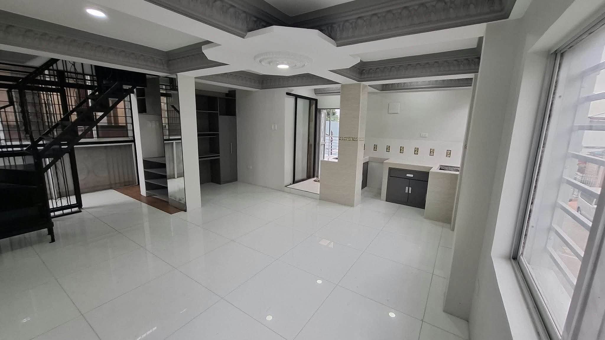 8-BedroomHouseandLotforSaleinGSISVillage,QuezonCity-10.jpg