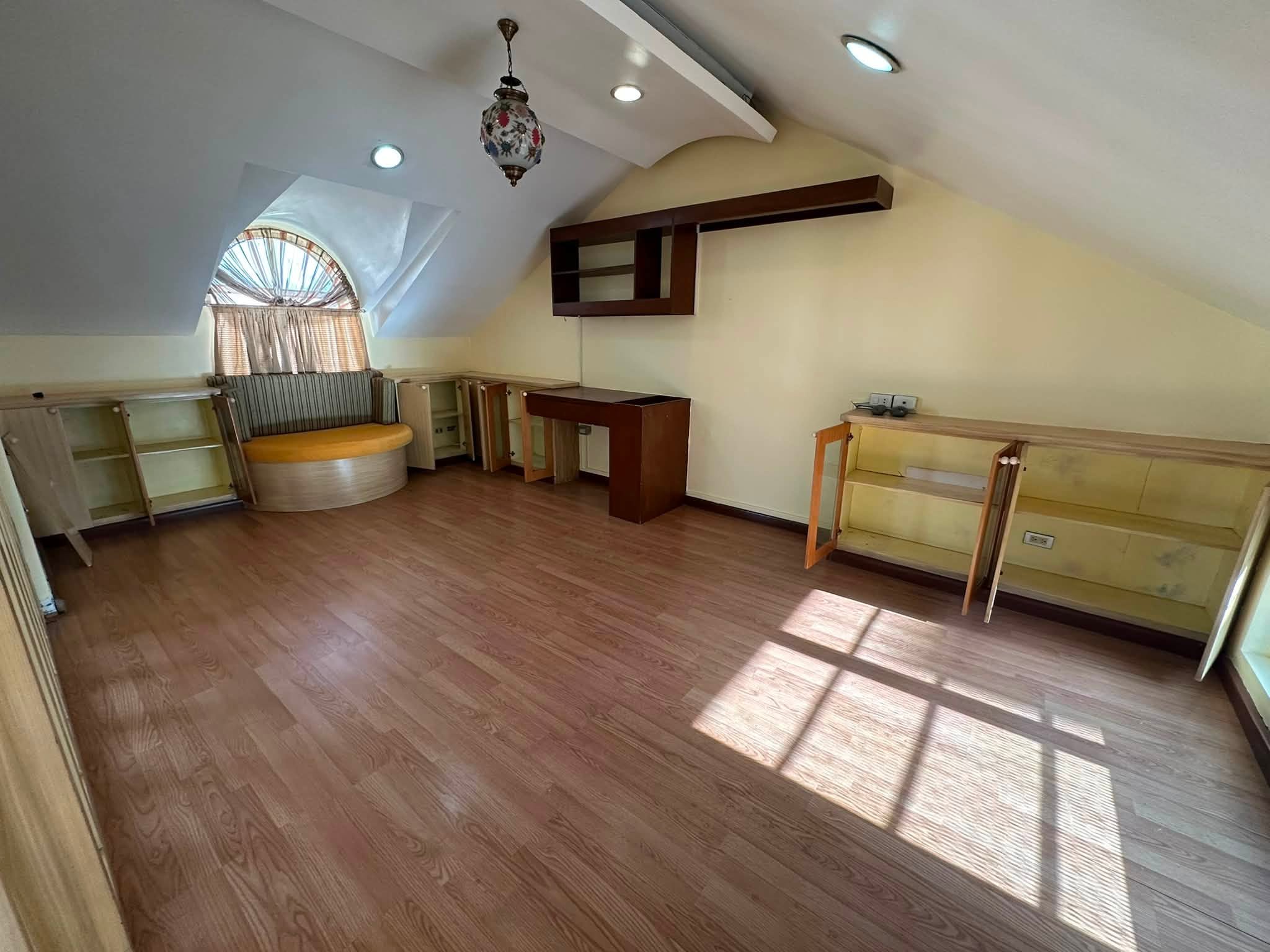 3-BedroomTownhouseforSaleinCeladonResidences,Sta.Cruz,Manila-9.jpg