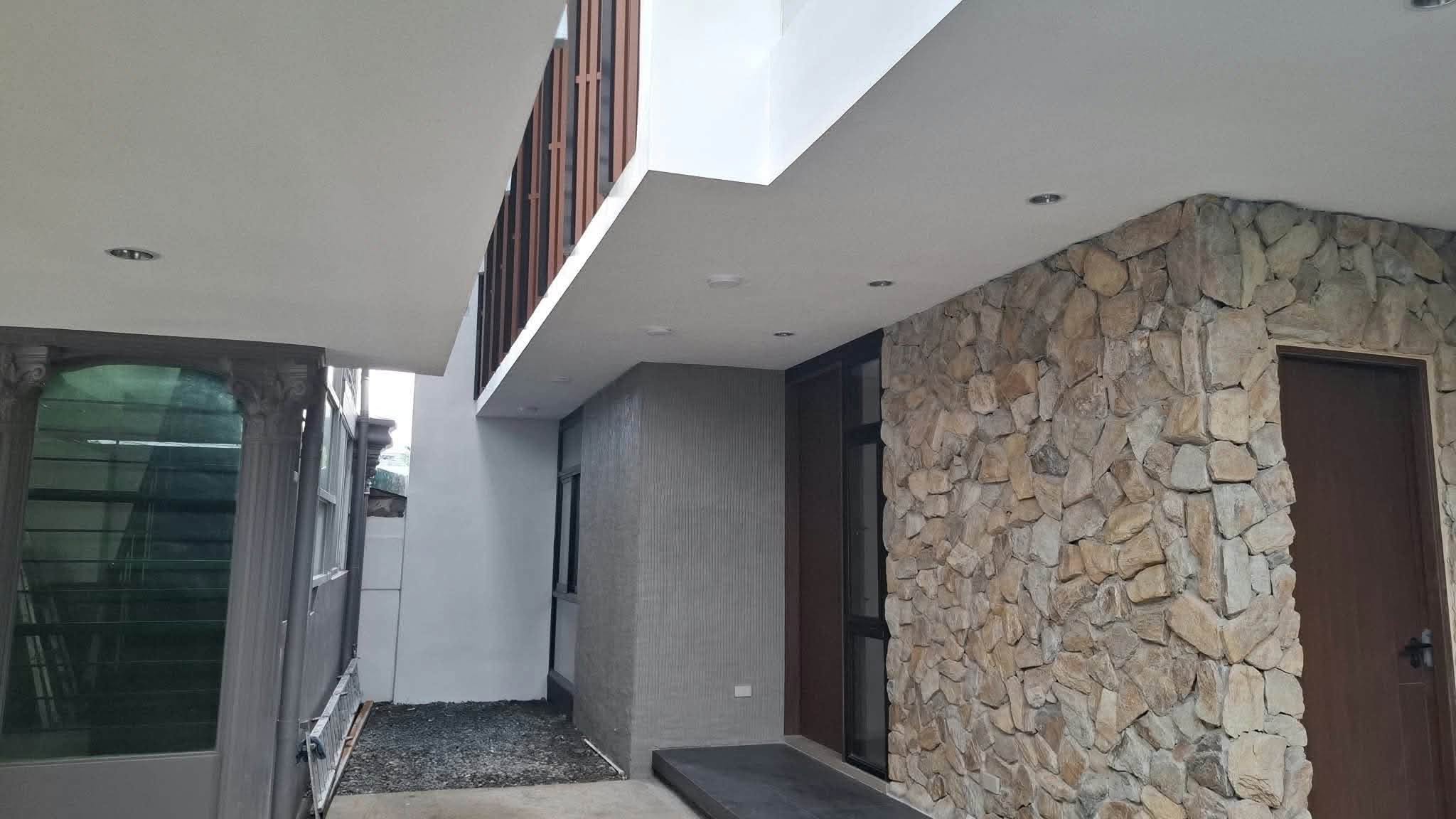 8-BedroomHouseandLotforSaleinGSISVillage,QuezonCity-6.jpg