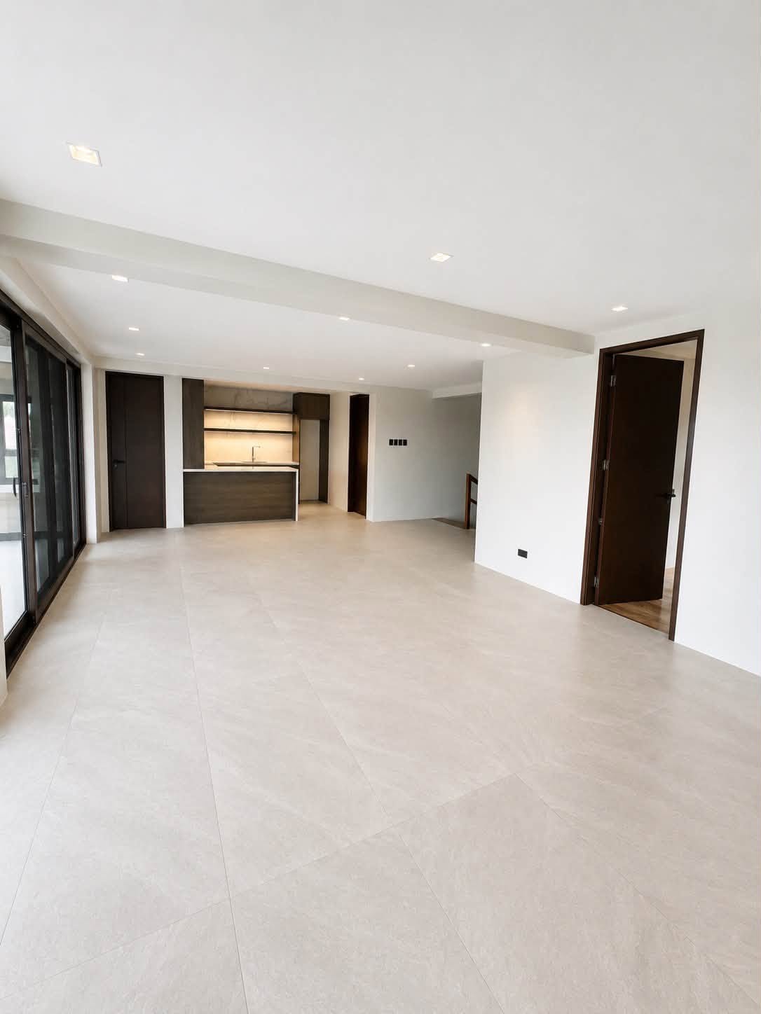 8-BedroomHouseandLotforSaleinAyalaAlabang,Muntinlupa-6.jpg