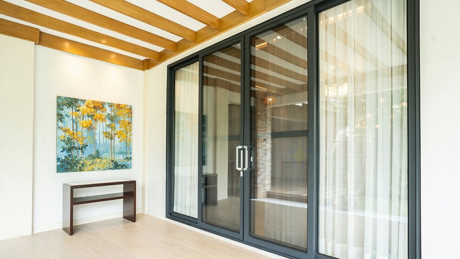 8-BedroomHouseandLotforSaleinLasPiñasCity-7.jpg