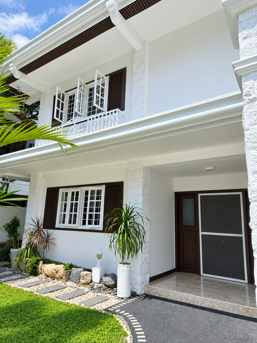 6-BedroomHouseandLotforLeaseinValleVerde,PasigCity-3.jpg