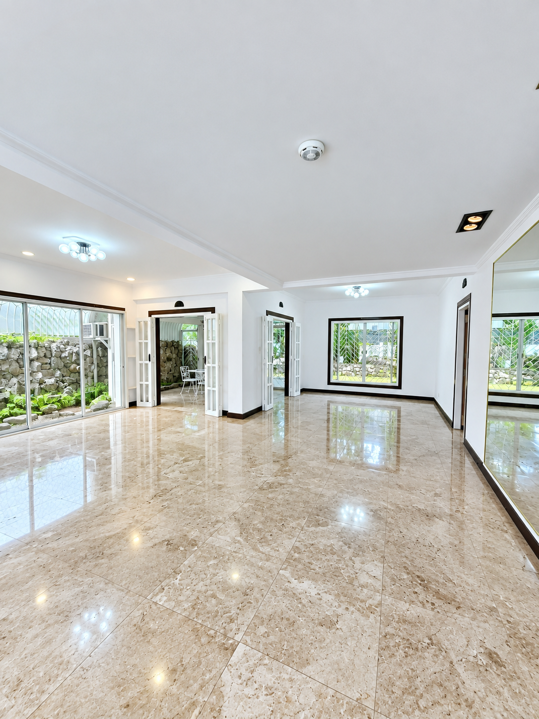 6-BedroomHouseandLotforLeaseinValleVerde,PasigCity-6.jpg