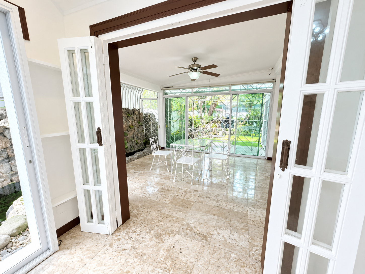 6-BedroomHouseandLotforLeaseinValleVerde,PasigCity-8.jpg