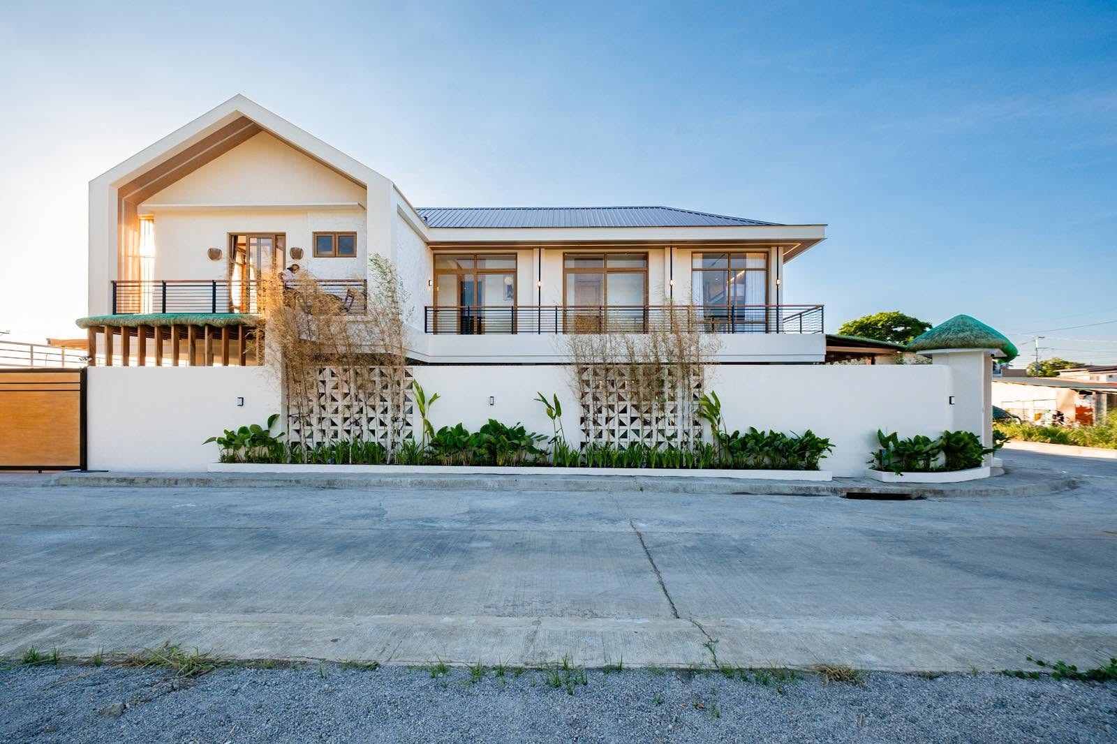 5-BedroomCommercialPropertyforSaleinSpringOaksSubd.,LosBaños,Laguna-1.jpg