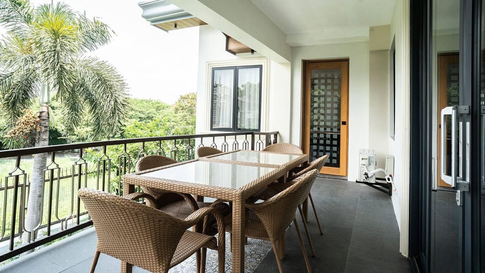 8-BedroomHouseandLotforSaleinLasPiñasCity-24.jpg