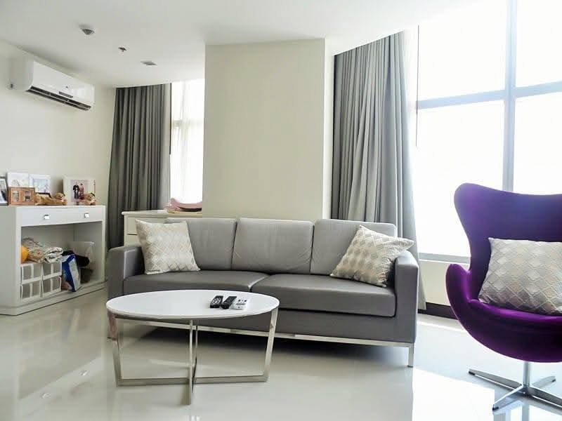 3-BedroomCondoUnitforSaleinSalcedoVillage,MakatiCity-1.jpg