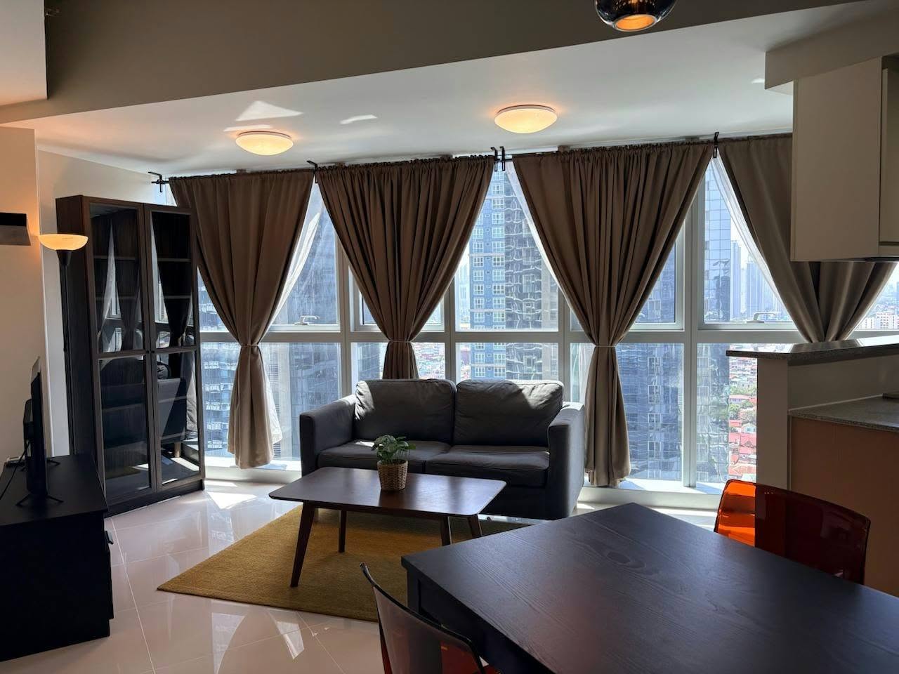 1-BedroomCondoUnitforLeaseinUptownParksuitesTower2,TaguigCity-1.jpg