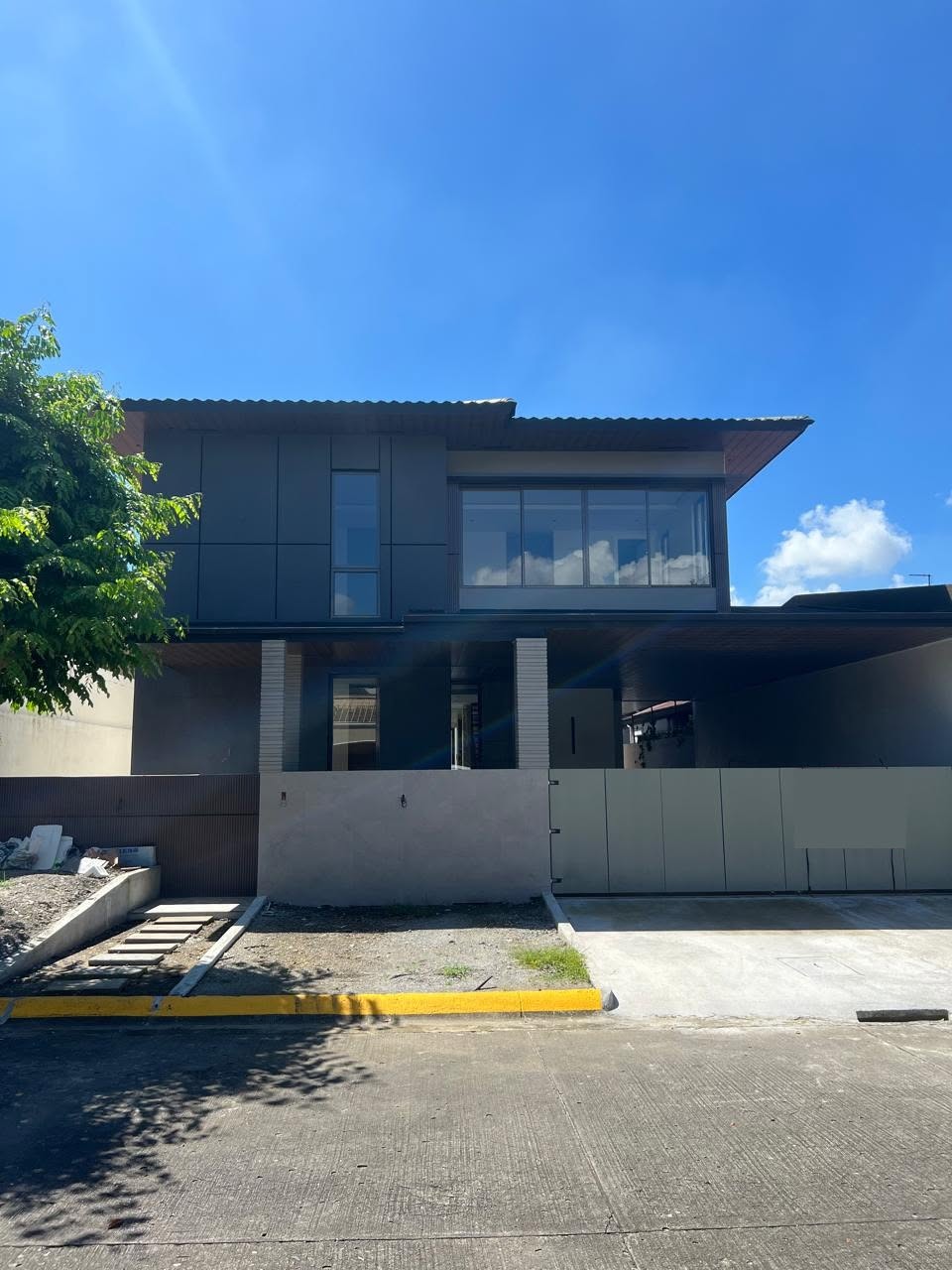 Modern5-BedroomHouseandLotforSaleinBFHomes,Parañaque-1.jpg