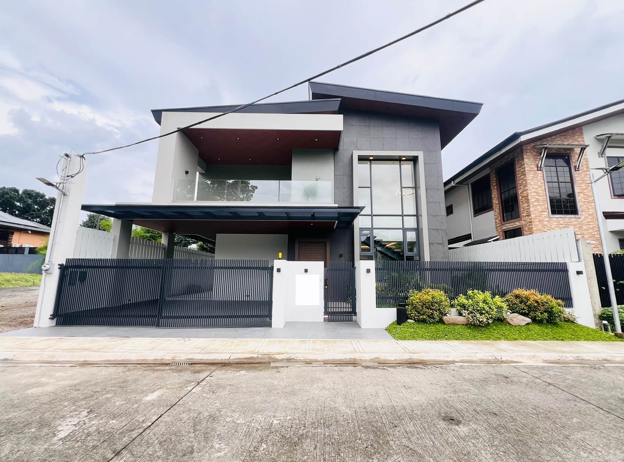 5-BedroomHouseandLotforSaleinCasaMilan,NorthFairview,QuezonCity-1.jpg