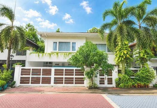 4-BedroomHouseandLotforSaleinMakatiCity-1.jpg