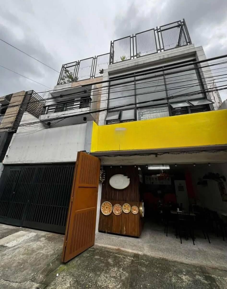 8-BedroomHouseandLotforSaleinScoutArea,QuezonCity-1.jpg