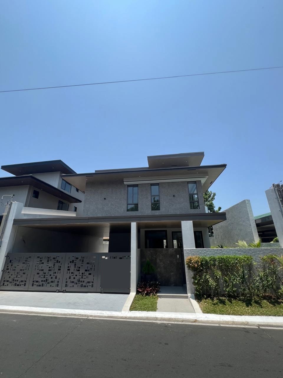 5-BedroomHouseandLotforSaleinBFHomes,Parañaque-1.jpg