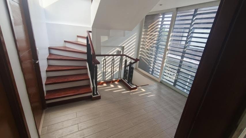 4-BedroomTownhouseforLeaseinHorseshoe,QuezonCity-11.jpg