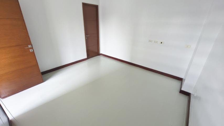 4-BedroomTownhouseforLeaseinHorseshoe,QuezonCity-13.jpg