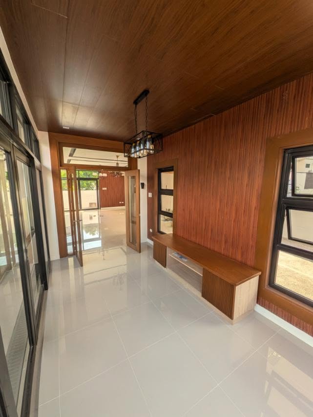 6-BedroomHouseandLotforSaleinGreenwoodsExecutiveVillage,Taytay,Rizal-14.jpg