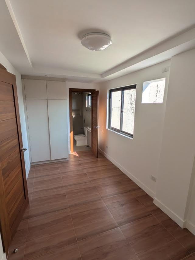 6-BedroomHouseandLotforSaleinGreenwoodsExecutiveVillage,Taytay,Rizal-15.jpg