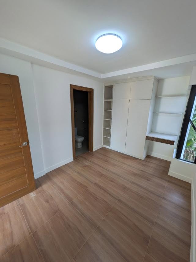 6-BedroomHouseandLotforSaleinGreenwoodsExecutiveVillage,Taytay,Rizal-18.jpg