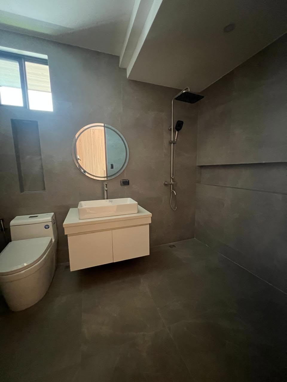 BrandNew5-BedroomHouseandLotforSaleinBFHomes,Parañaque-10.jpg