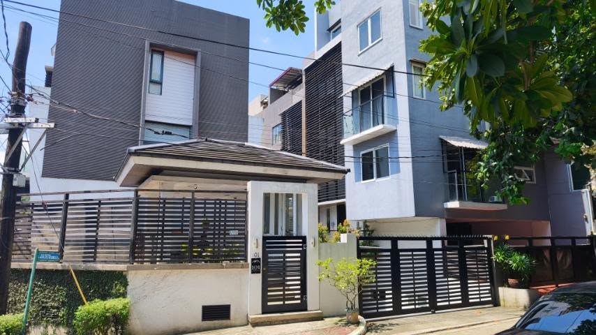 4-BedroomTownhouseforLeaseinHorseshoe,QuezonCity-2.jpg