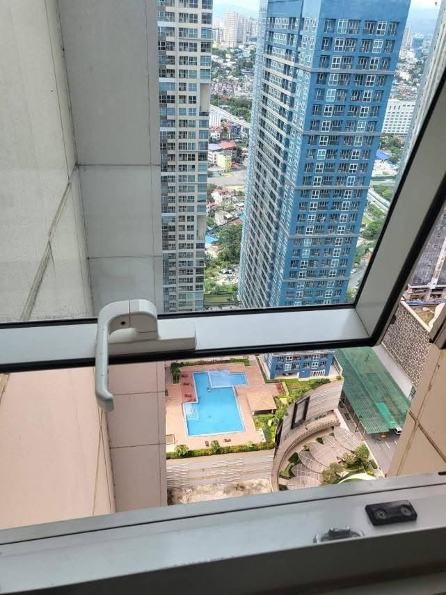 3-BedroomCondoUnitforSaleinMadisonParkWest,BGC,Taguig-2.jpg