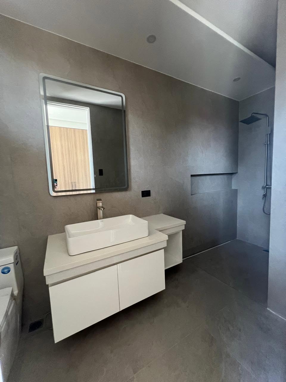 5-BedroomHouseandLotforSaleinBFHomes,Parañaque-10.jpg