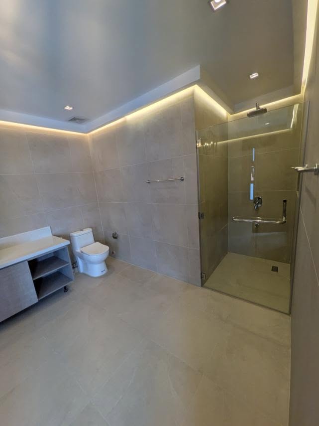 6-BedroomHouseandLotforSaleinGreenwoodsExecutiveVillage,Taytay,Rizal-21.jpg