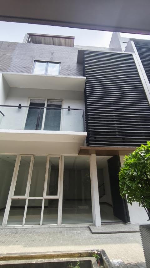 4-BedroomTownhouseforLeaseinHorseshoe,QuezonCity-3.jpg