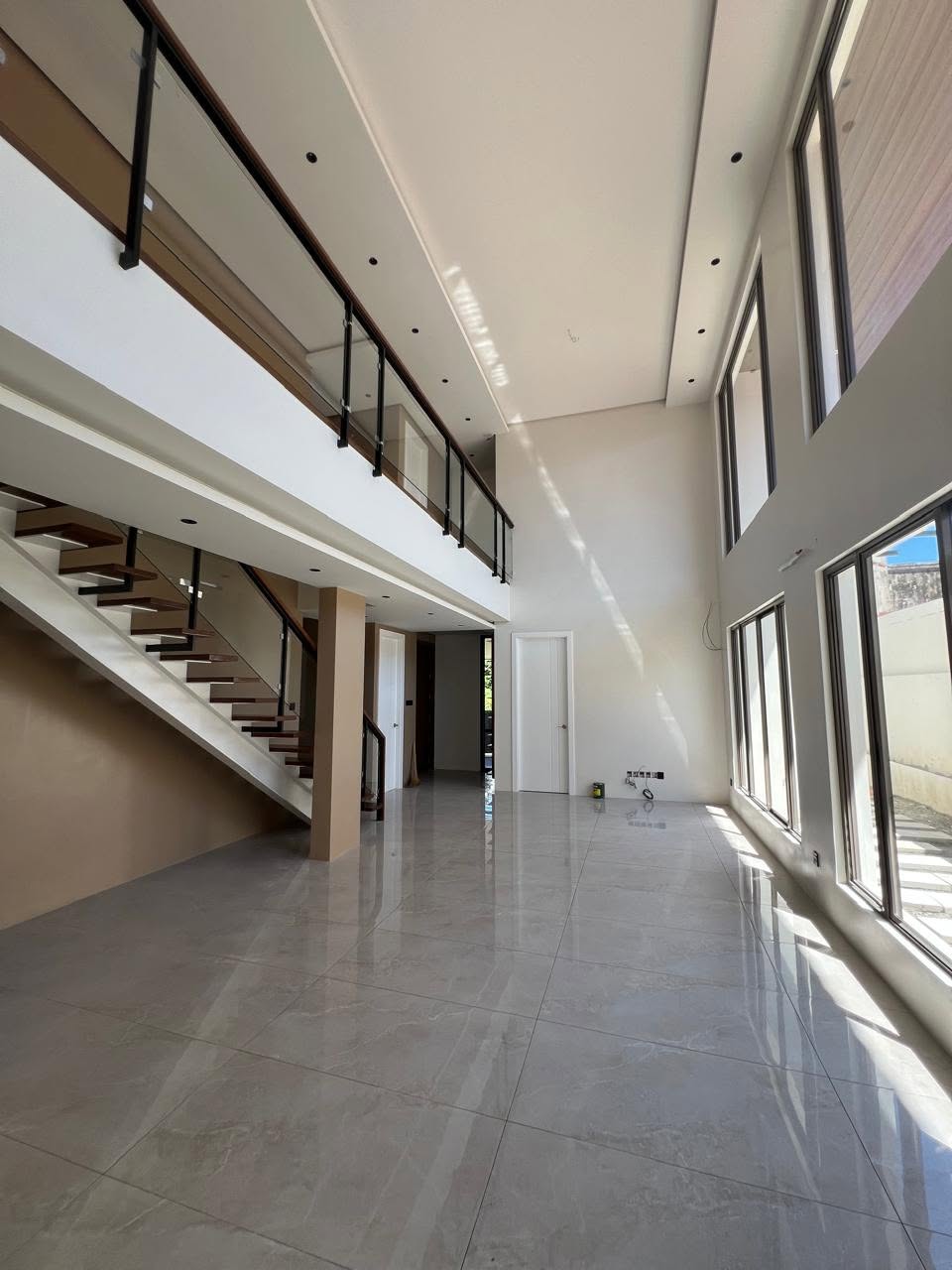Modern5-BedroomHouseandLotforSaleinBFHomes,Parañaque-5.jpg