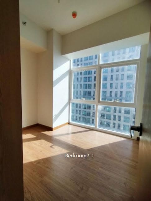 3-BedroomCondoUnitforSaleinMadisonParkWest,BGC,Taguig-5.jpg