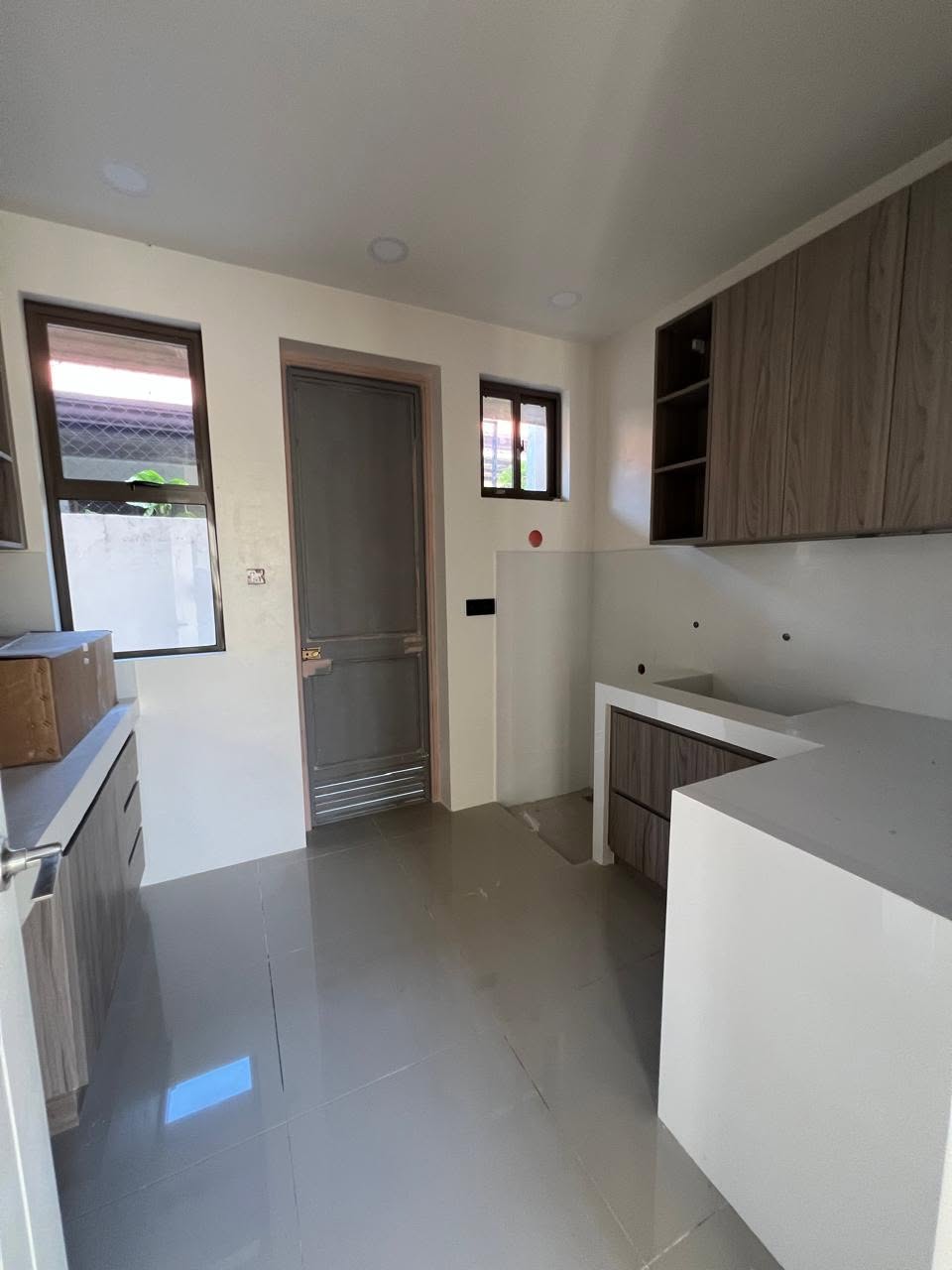 Modern5-BedroomHouseandLotforSaleinBFHomes,Parañaque-6.jpg