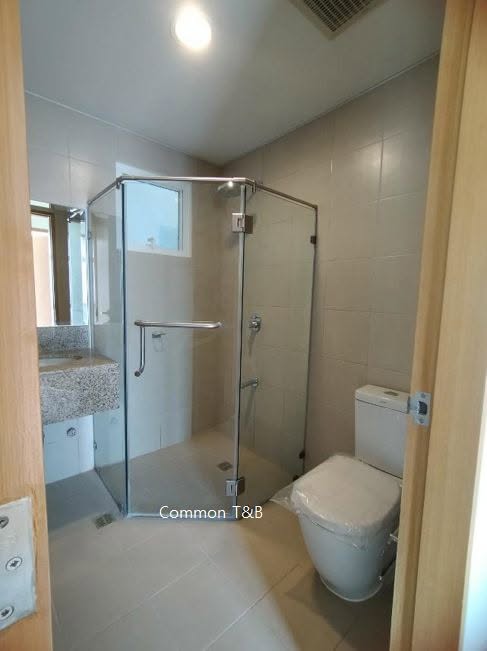 3-BedroomCondoUnitforSaleinMadisonParkWest,BGC,Taguig-17.jpg
