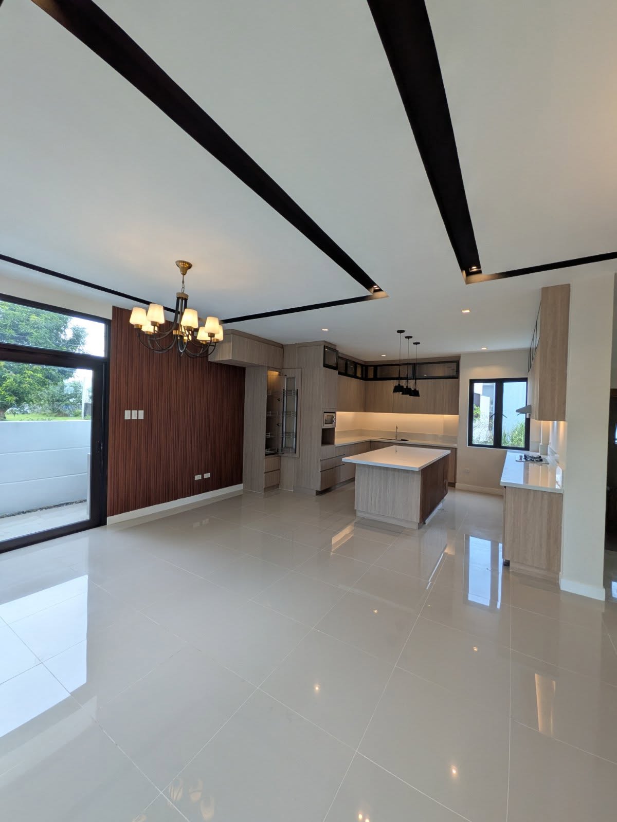 6-BedroomHouseandLotforSaleinGreenwoodsExecutiveVillage,Taytay,Rizal-8.jpg