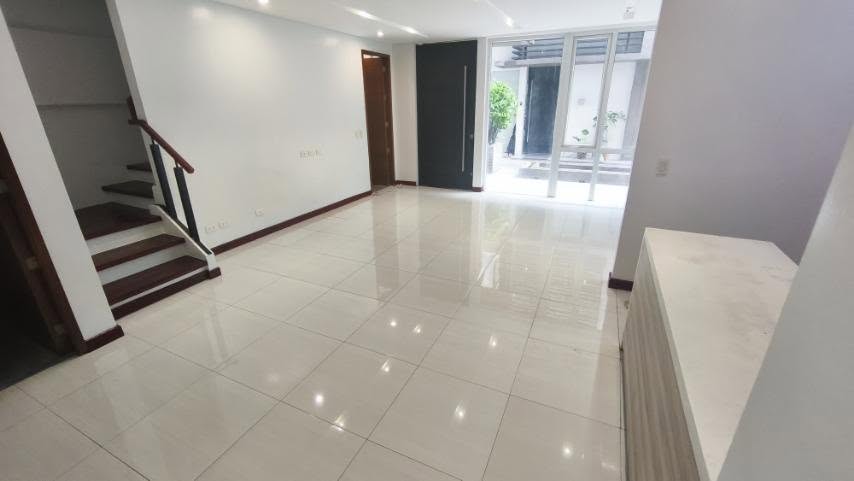 4-BedroomTownhouseforLeaseinHorseshoe,QuezonCity-7.jpg