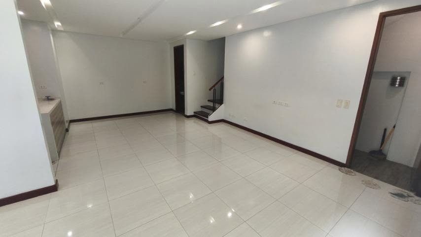 4-BedroomTownhouseforLeaseinHorseshoe,QuezonCity-8.jpg